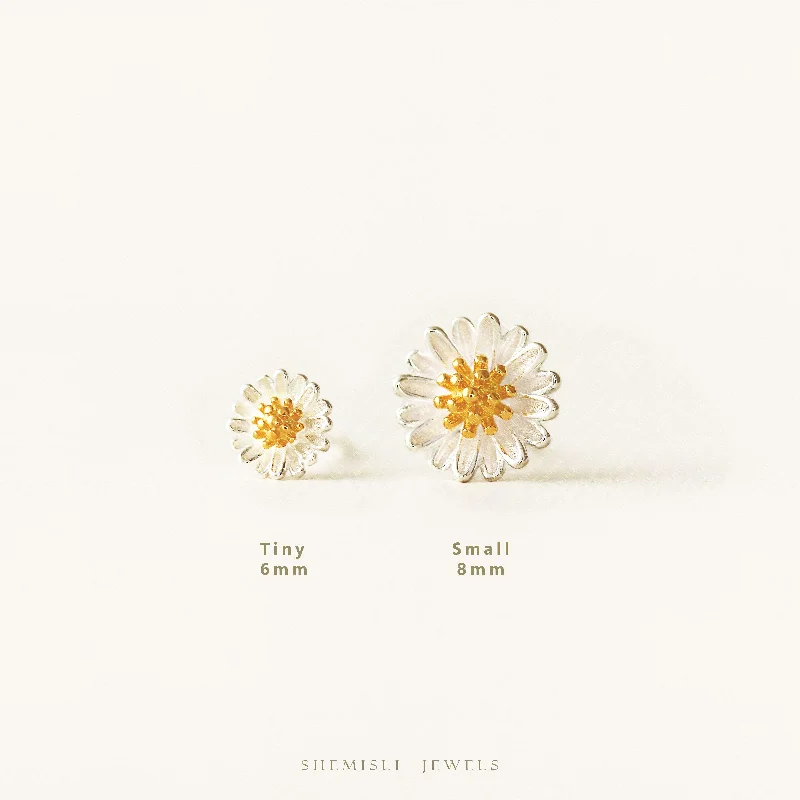 Mirror gloss earrings-Daisy Flower Stud Earrings, Silver SHEMISLI - SS117, SS118