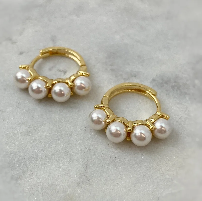 Faceted star rings-Huggie Earring with 4 Pearls