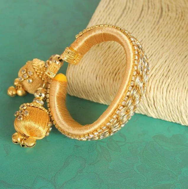 Petite star bracelets-Silk Thread Mani Kundan Bracelet